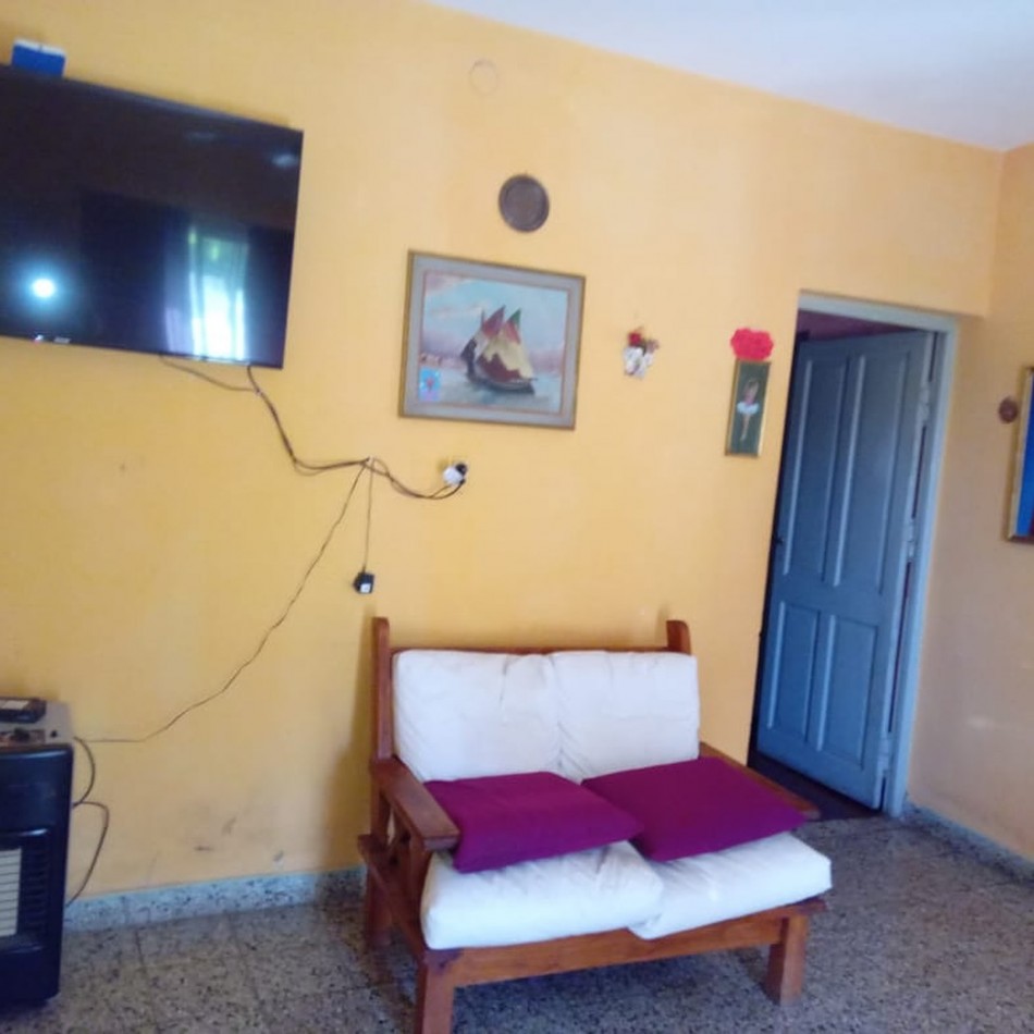 Casa 2 dormitorios en Villa Amelia.