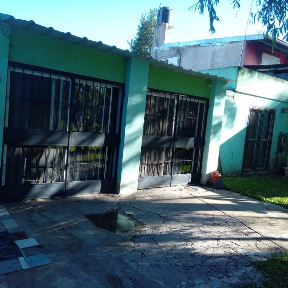 Casa 2 dormitorios en Villa Amelia.