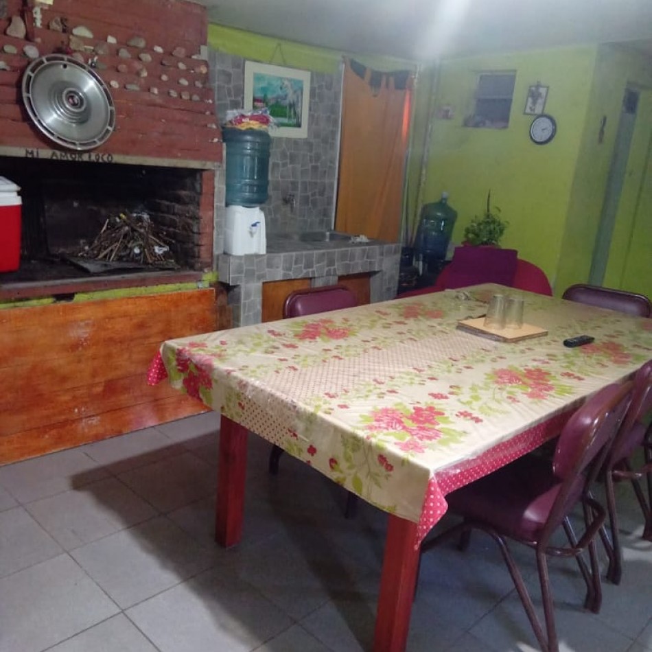 Casa 2 dormitorios en Villa Amelia.