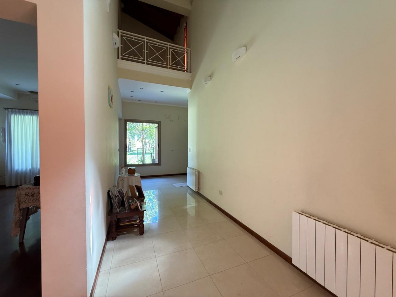 Casa con 1000 m² en Venta, 3 Dorm. en Villa Amelia