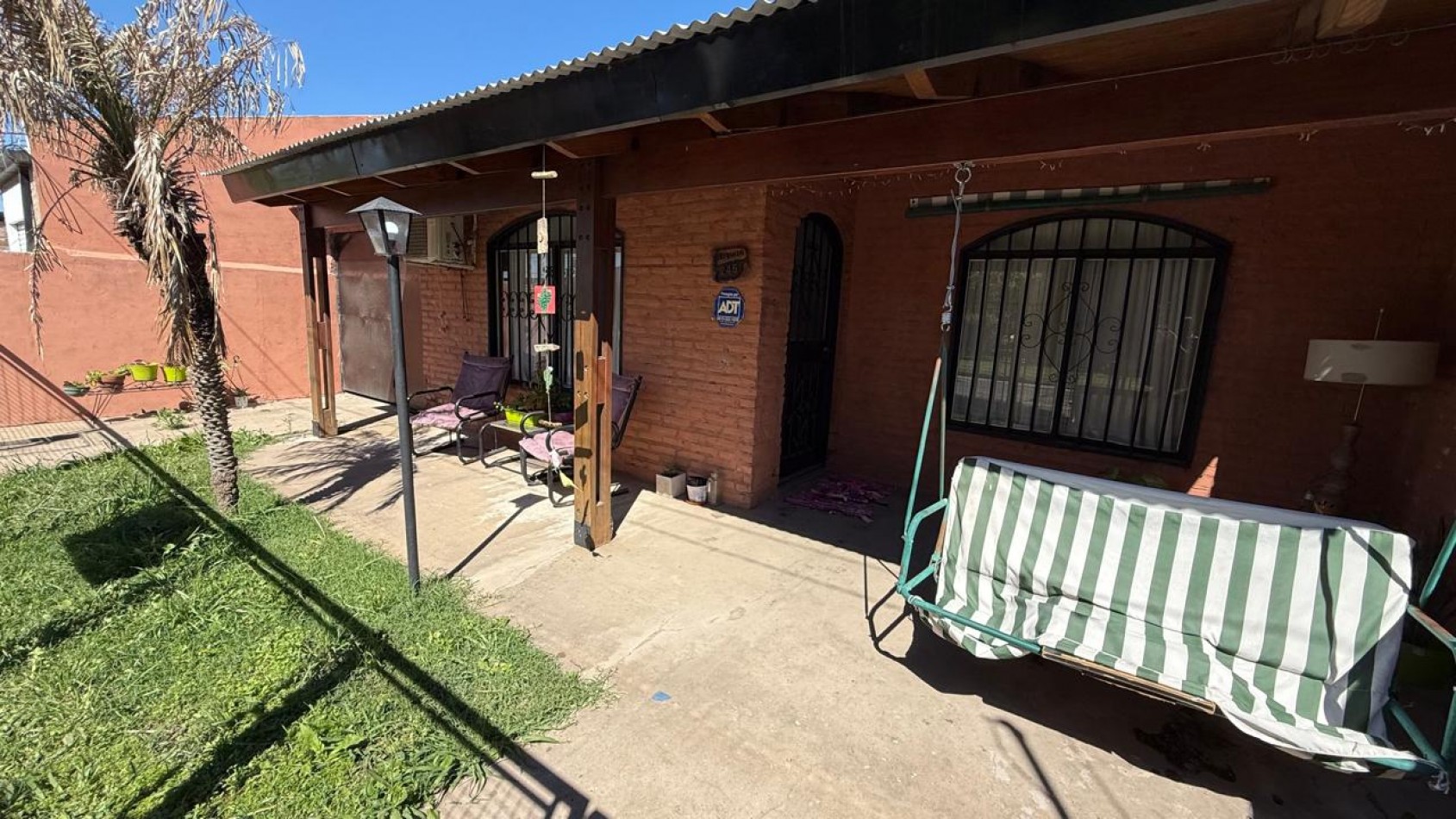 Casa con 2 Dorm. en Terreno de 450 m² en Venta en Villa Amelia