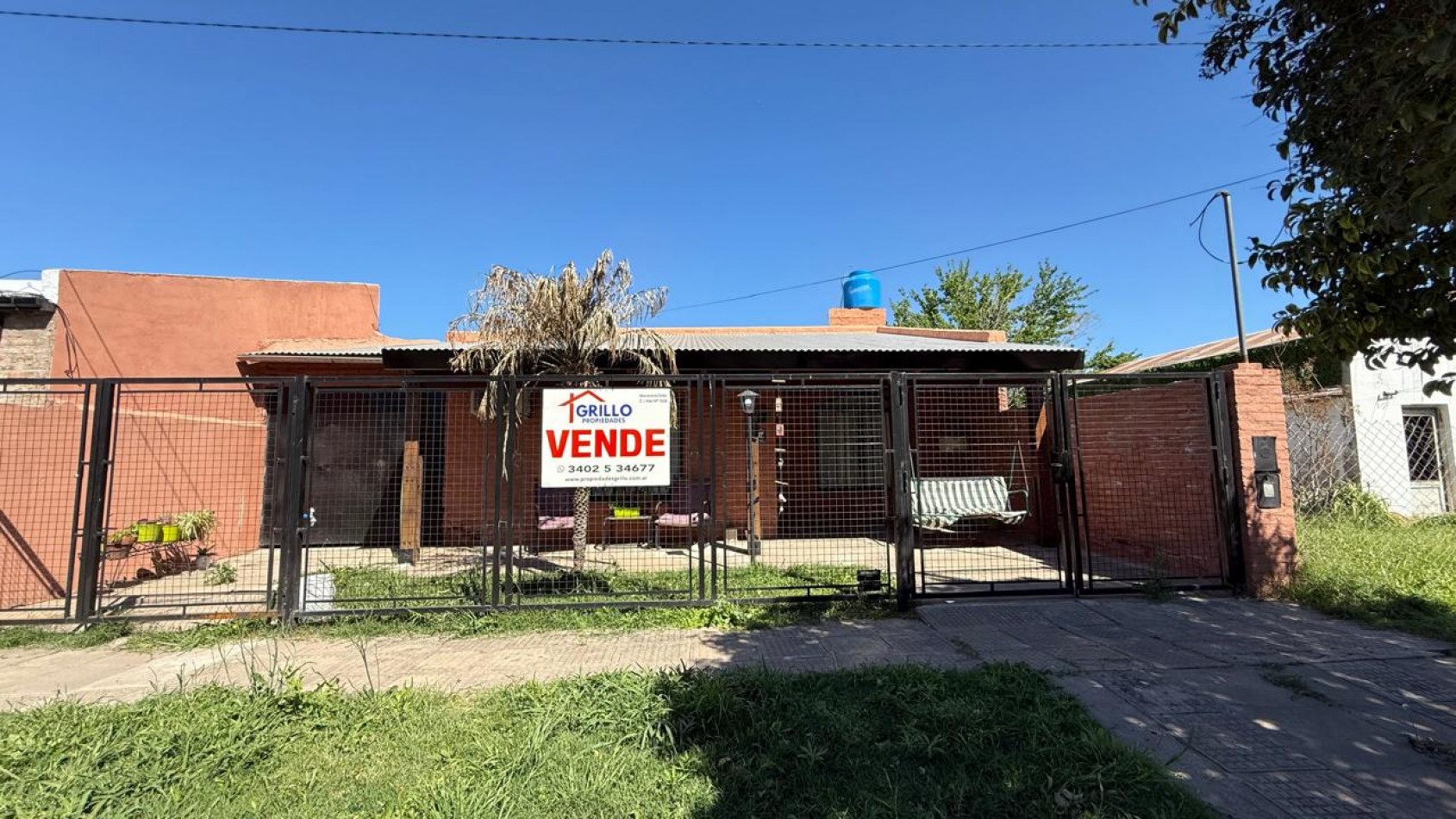 Casa con 2 Dorm. en Terreno de 450 m² en Venta en Villa Amelia