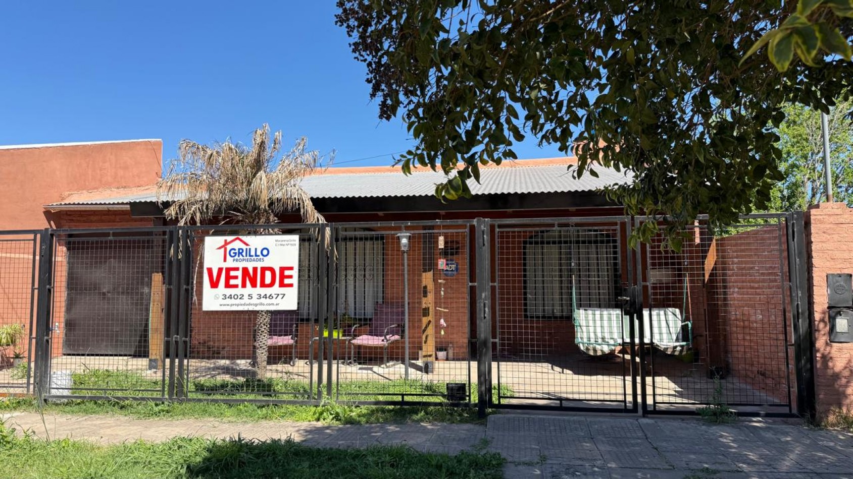 Casa con 2 Dorm. en Terreno de 450 m² en Venta en Villa Amelia