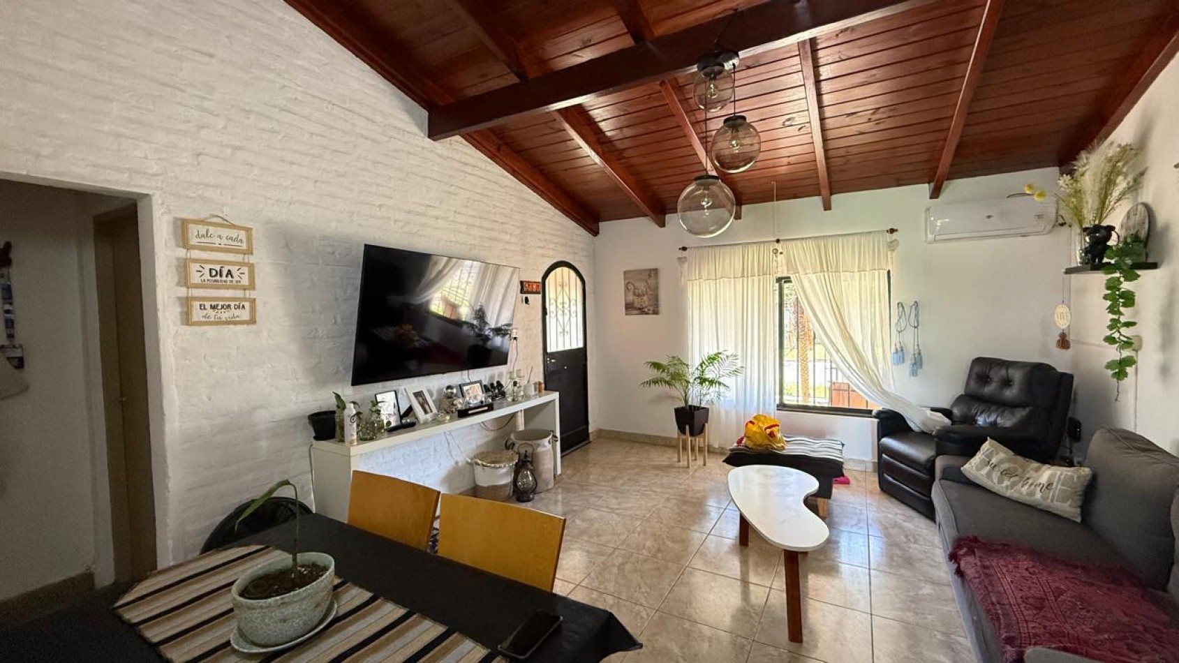 Casa con 2 Dorm. en Terreno de 450 m² en Venta en Villa Amelia