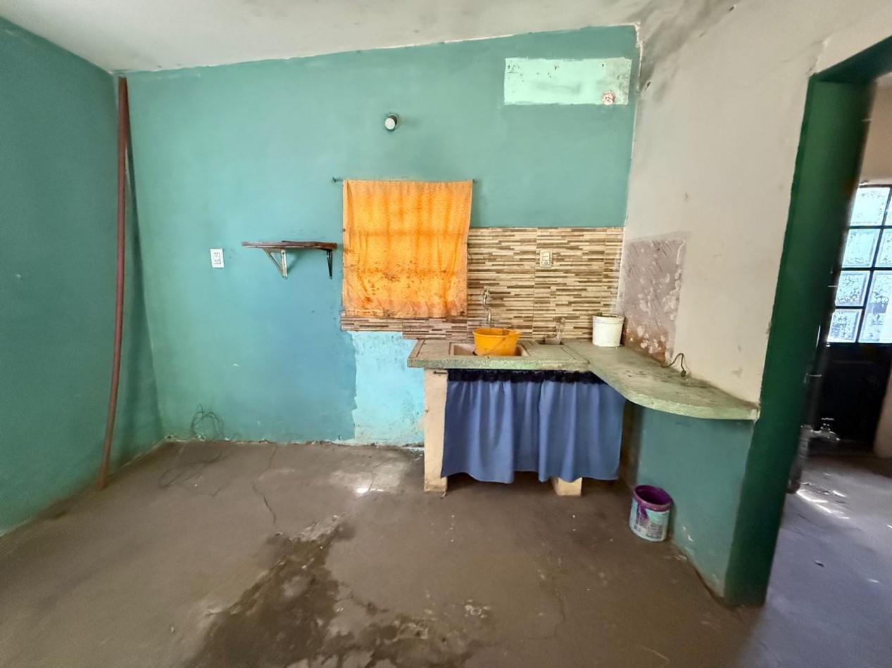 casa 2 dormitorios a refaccionar en  los pinos Villa Amelia 