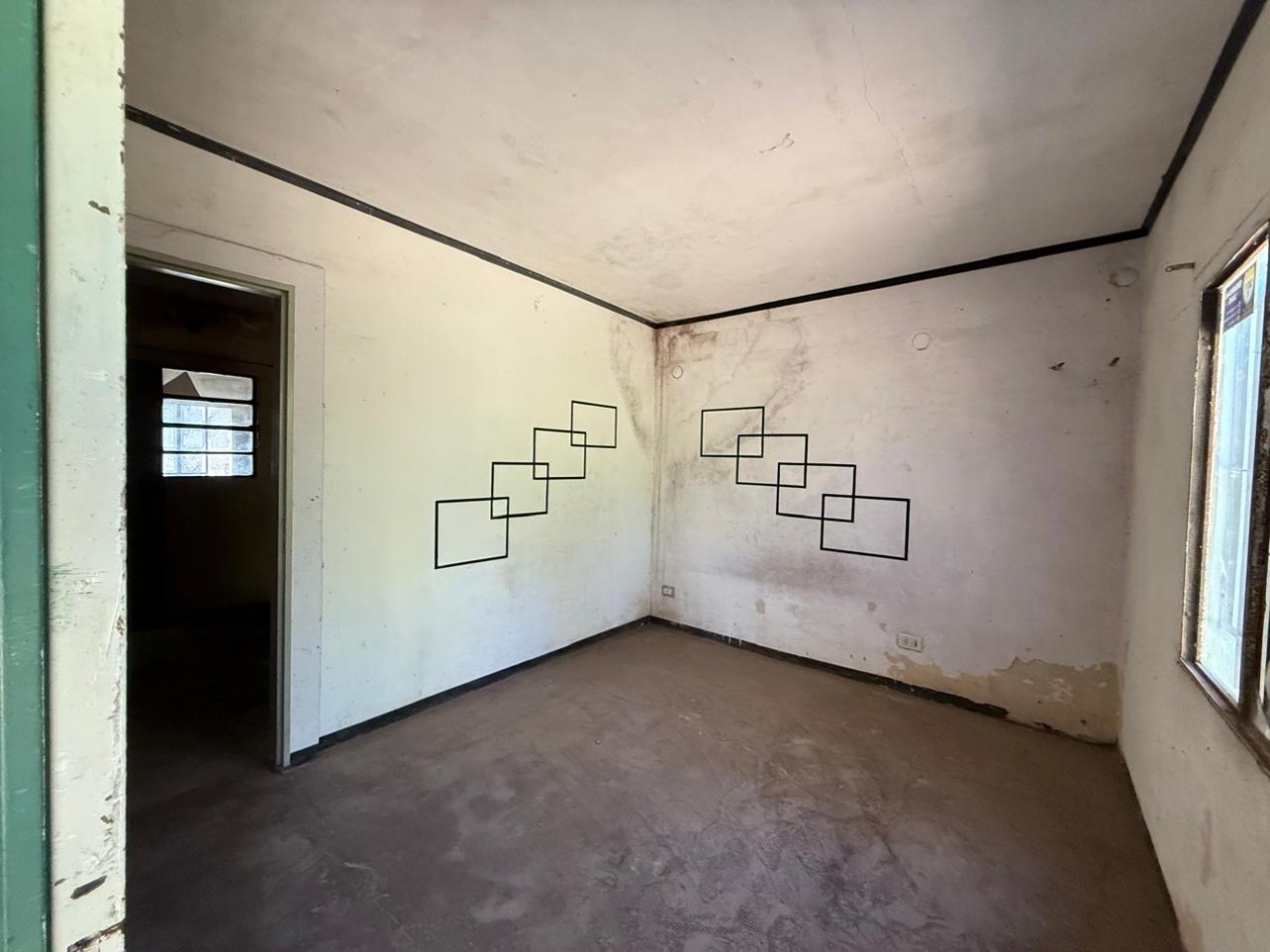 casa 2 dormitorios a refaccionar en  los pinos Villa Amelia 