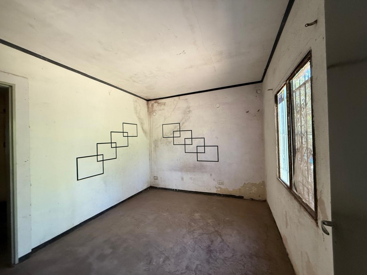 casa 2 dormitorios a refaccionar en  los pinos Villa Amelia 