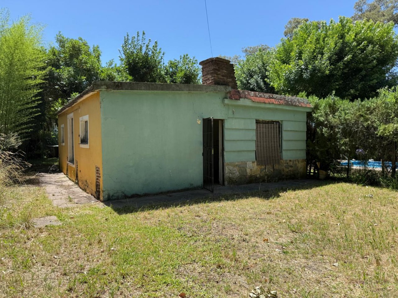 casa 2 dormitorios a refaccionar en  los pinos Villa Amelia 