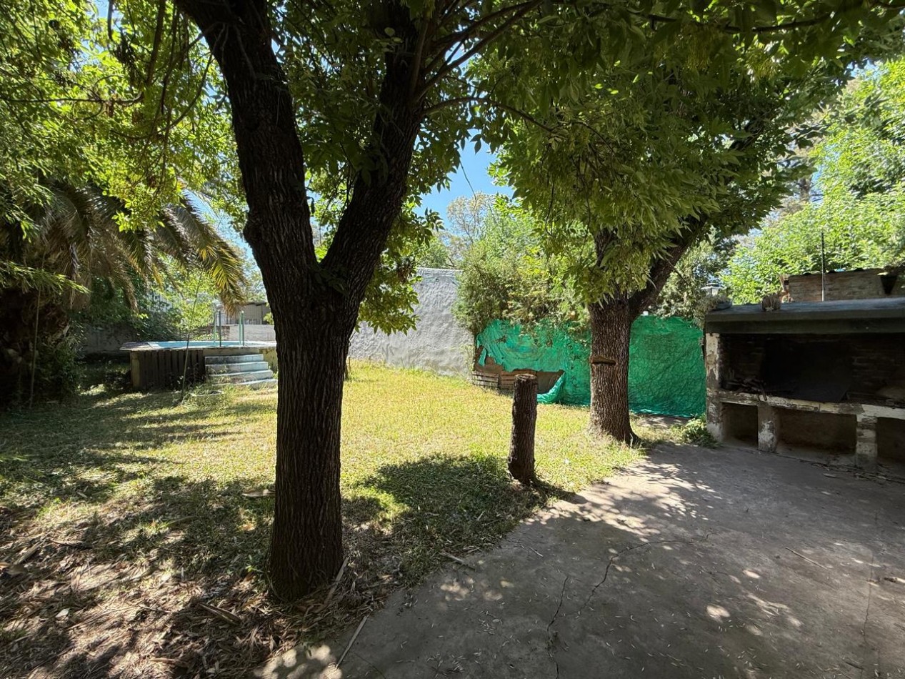 casa 2 dormitorios a refaccionar en  los pinos Villa Amelia 