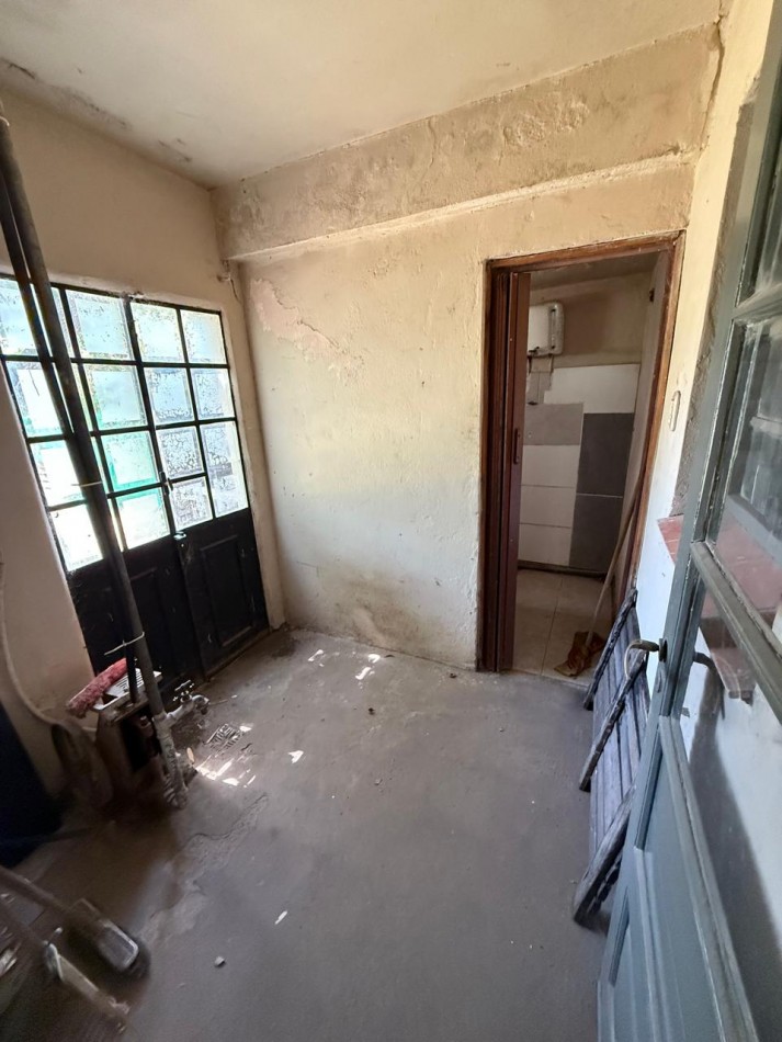 casa 2 dormitorios a refaccionar en  los pinos Villa Amelia 