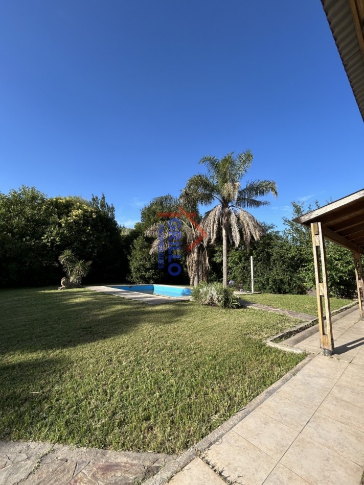 CASA QUINCHO CON PISCINA Y PARQUE