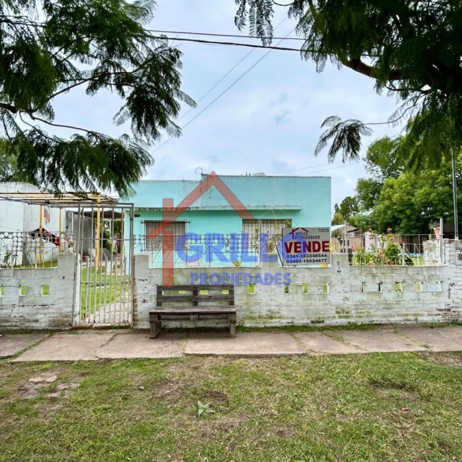 Casa 2 dormitorios - Villa Amelia- terreno de 13m x 55m de fondo.