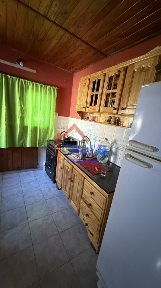 Casa 2 dormitorios, patio con pileta. 