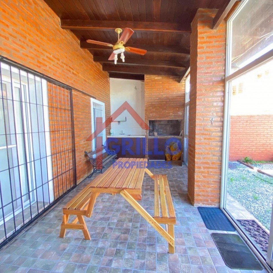 Casa 2 dormitorio - Barrio Amelia -