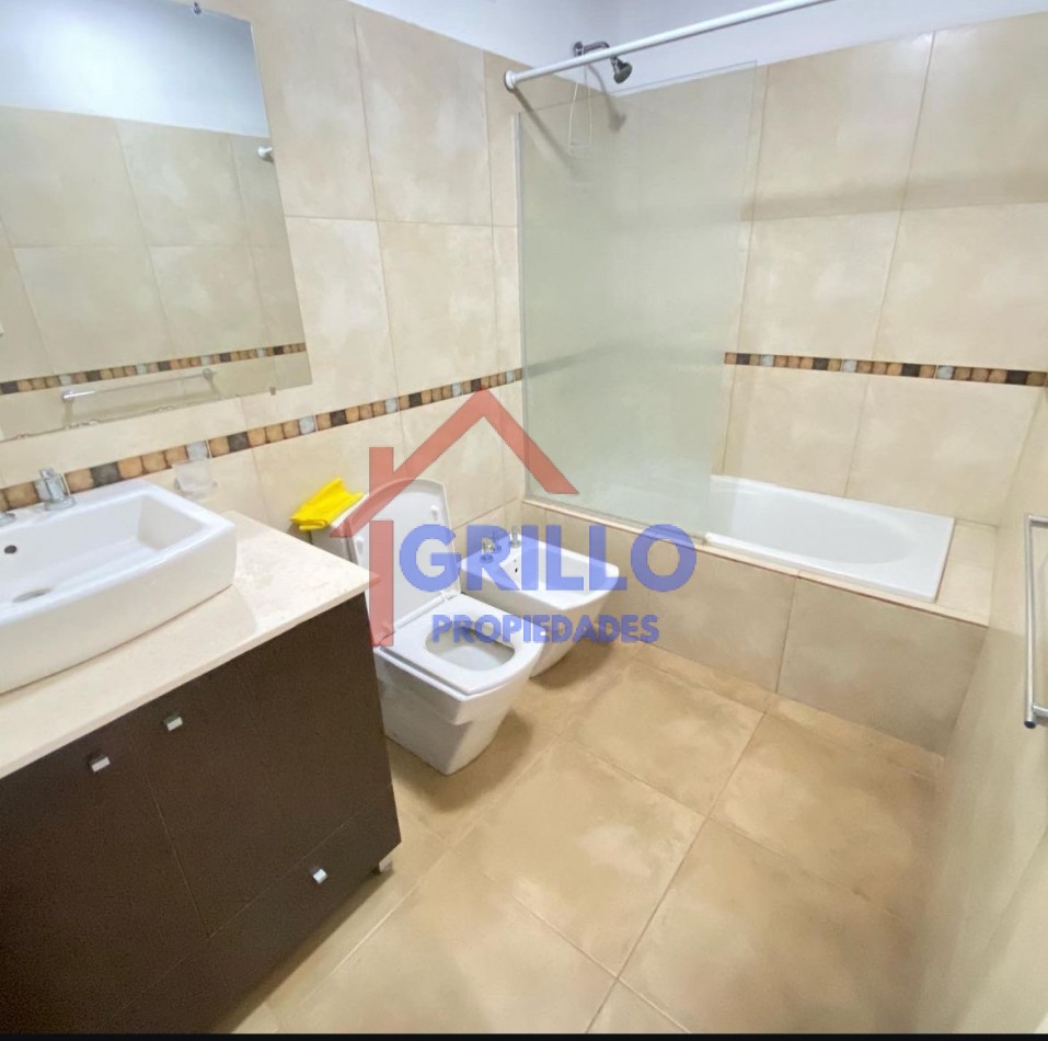 Casa 2 dormitorio - Barrio Amelia -