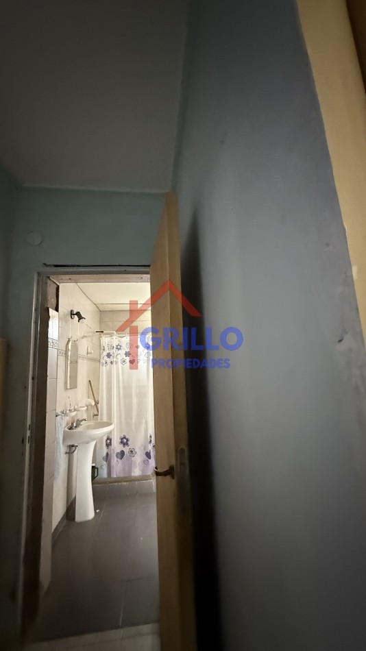 Casa 2 dormitorios, patio con pileta. 