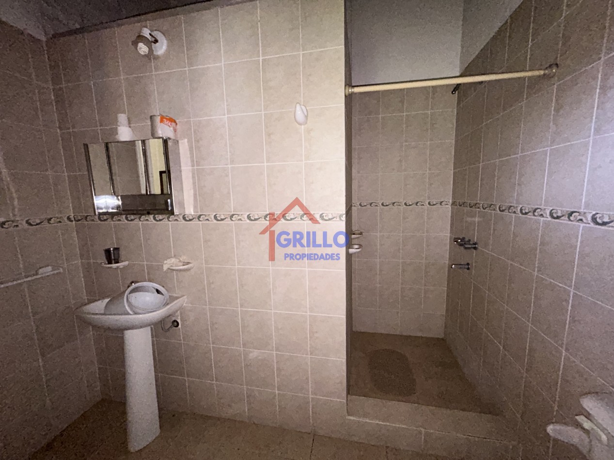 CASA QUINCHO CON PISCINA Y PARQUE