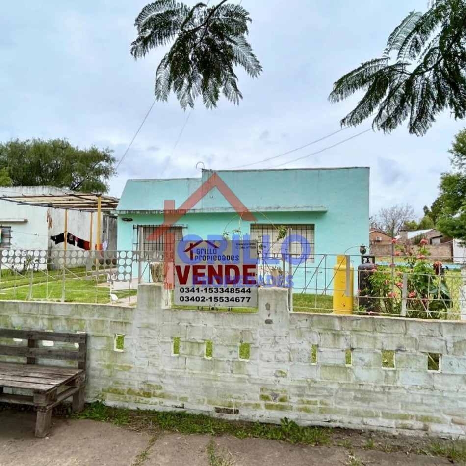 Casa 2 dormitorios - Villa Amelia- terreno de 13m x 55m de fondo.