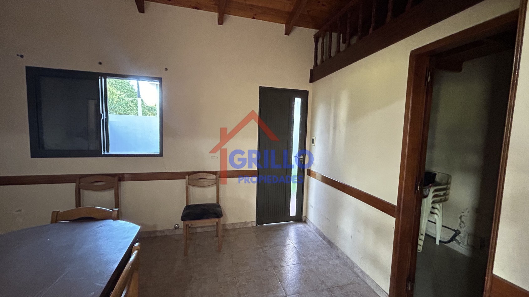 Casa 2 dormitorios C. Dominguez