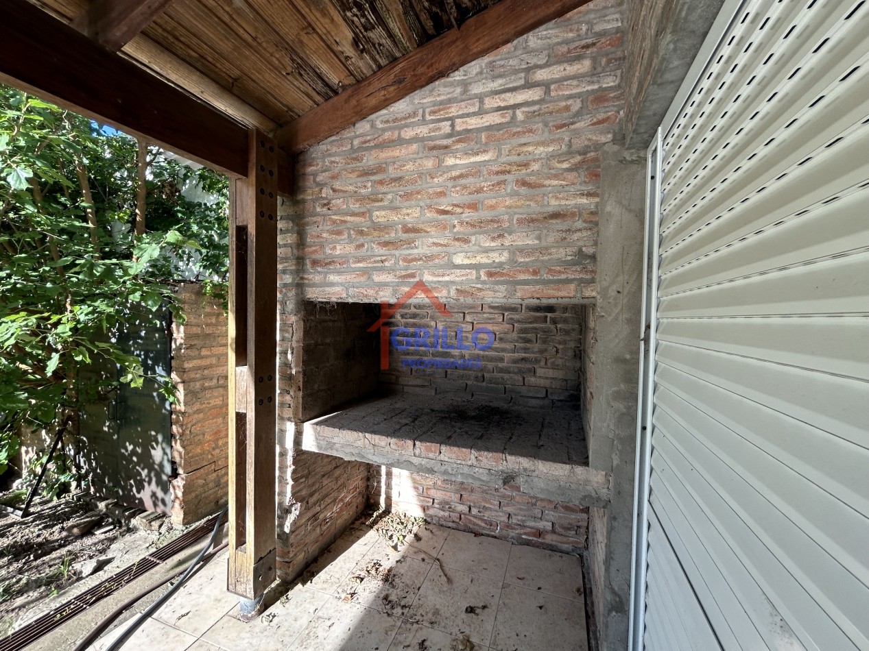 CASA QUINCHO CON PISCINA Y PARQUE