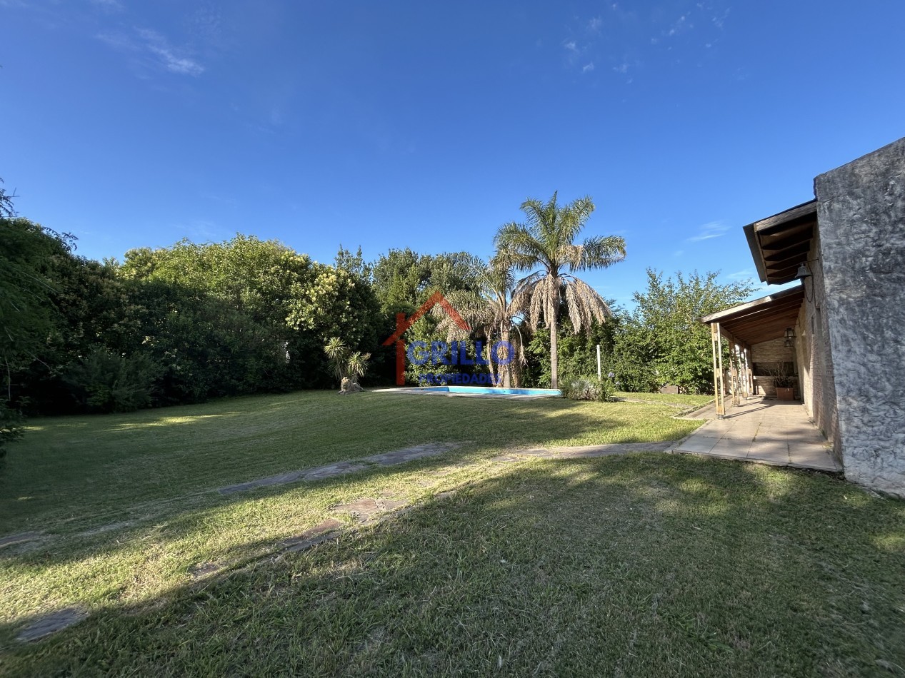 CASA QUINCHO CON PISCINA Y PARQUE