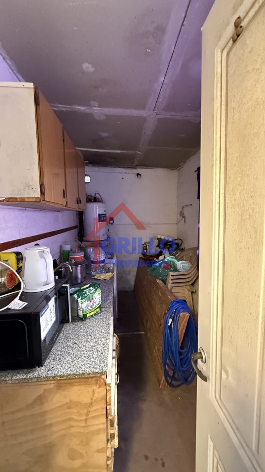 Casa 2 dormitorios, patio con pileta. 