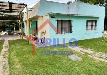 Casa 2 dormitorios - Villa Amelia- terreno de 13m x 55m de fondo.